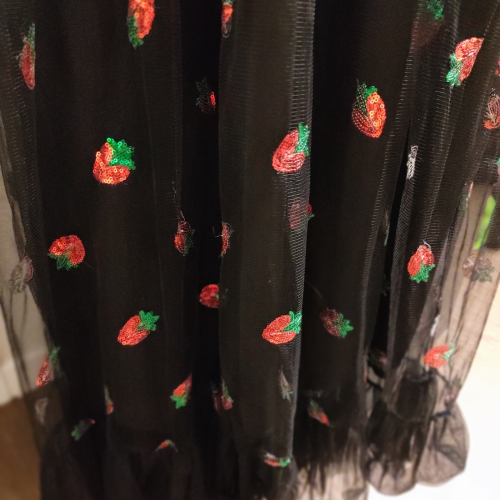 Dress - Picture 6 of 7